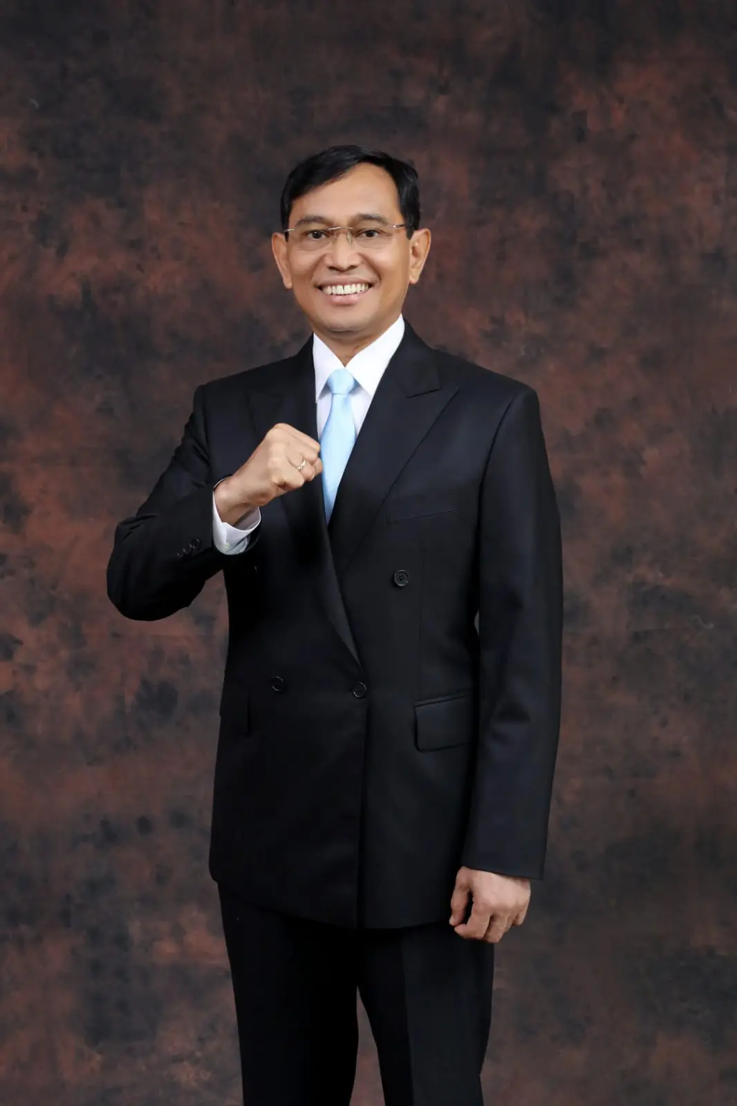 Founder Dr. JR. Saragih, S.H., M.M.